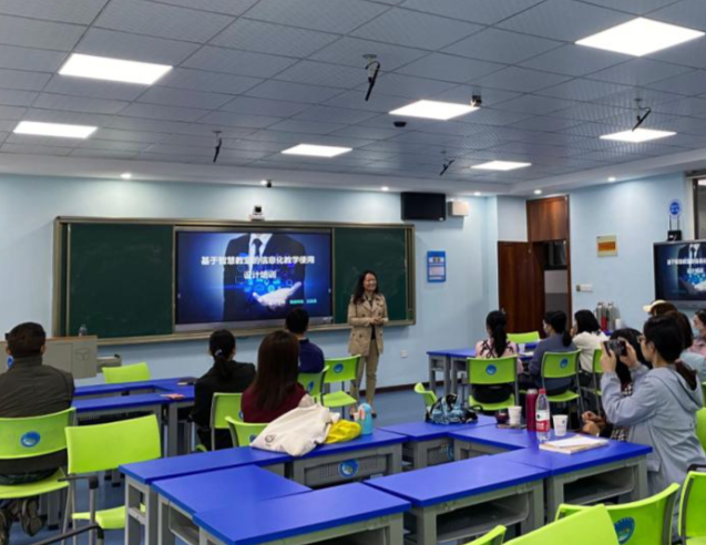 师生与智能技能协同创生构成师—机—生三元协同的讲堂新形状 师生与智能技能协同创生构成师—机—生三元协同的讲堂新形状
