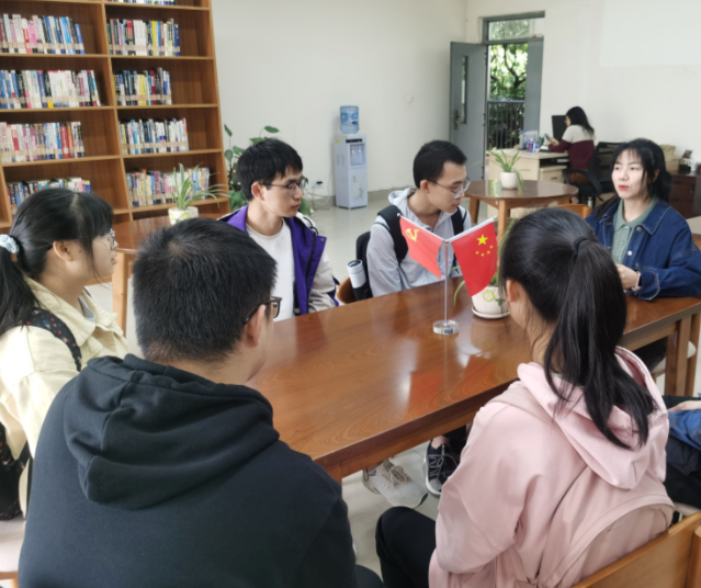 秉承大学的实践嵌入式培育理念为学生供给紧贴工作实践的学习时机 秉承大学的实践嵌入式培育理念为学生供给紧贴工作实践的学习时机