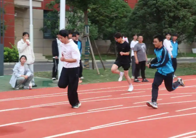 促进不同学段学生之间的交流为给互相学习的渠道 促进不同学段学生之间的交流为给互相学习的渠道